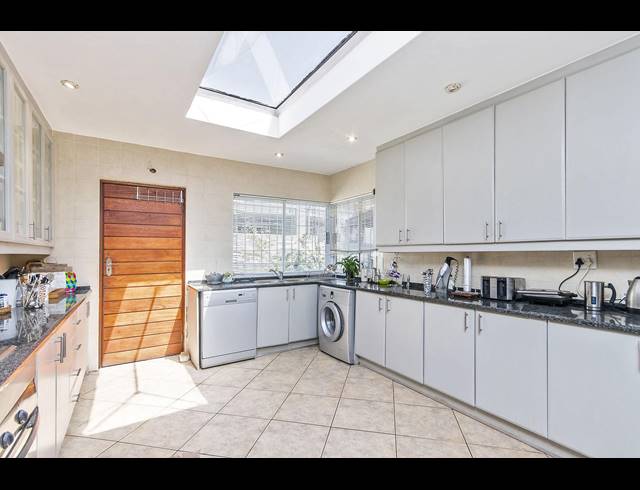 3 BEDROOM HOUSE FOR SALE IN BRYANSTON